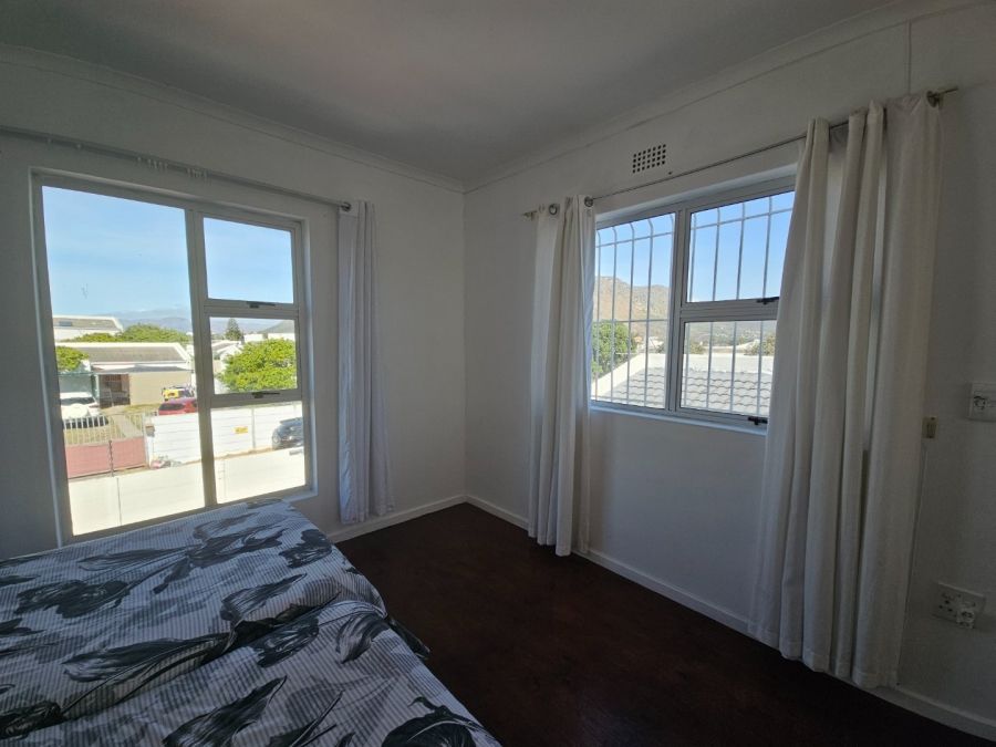 4 Bedroom Property for Sale in Marina Da Gama Western Cape